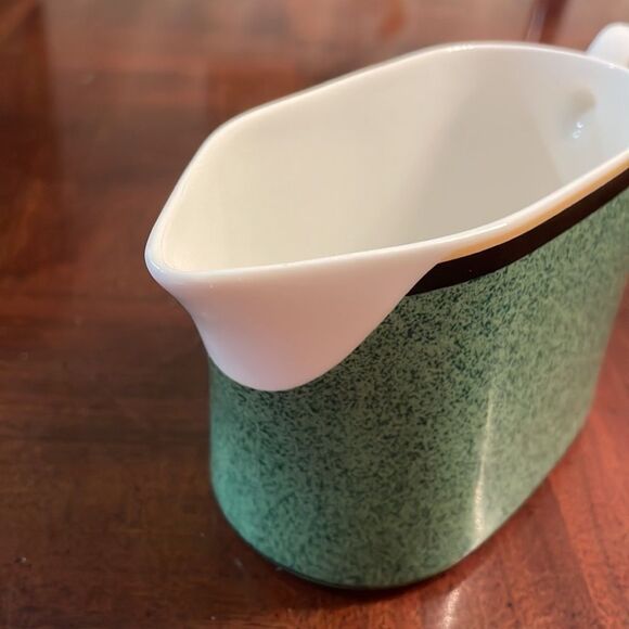 Victoria & Beale Porcelain Gravy Boat Dish - Picture 5 of 7